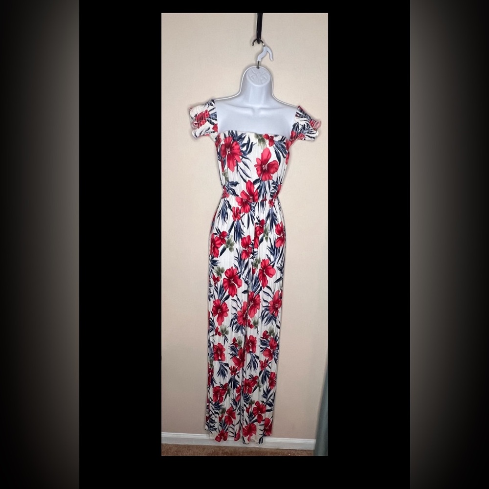 Floral Romper size M perfect vacation wear!